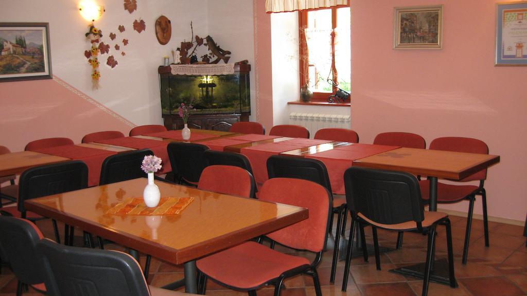 Villa Tourist Farm Dujceva Domacija Vremski Britof Exterior foto