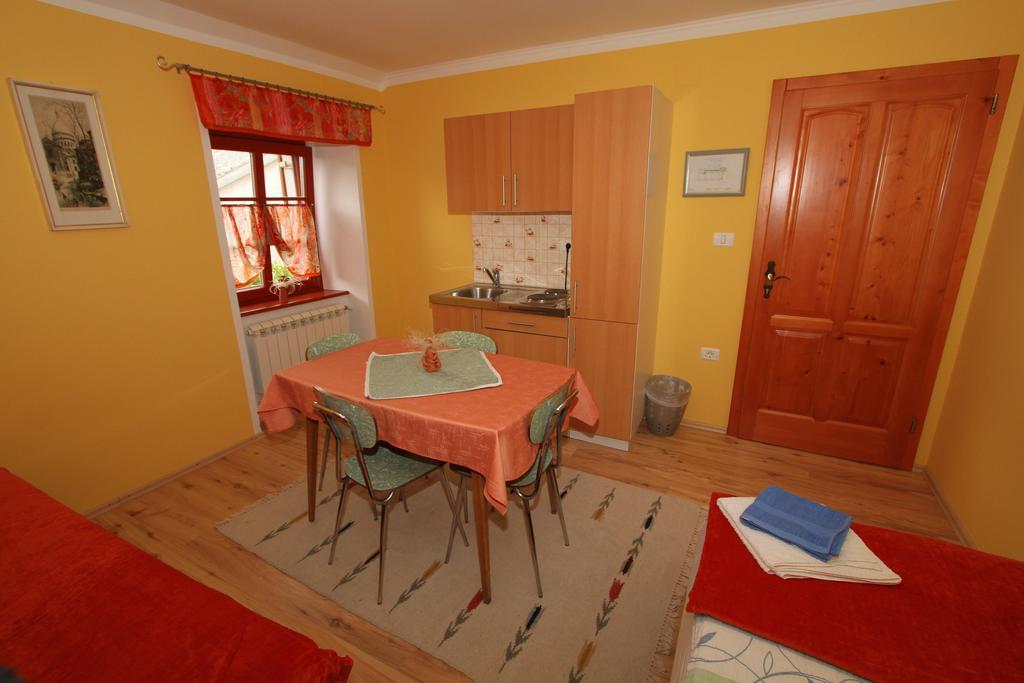 Villa Tourist Farm Dujceva Domacija Vremski Britof Exterior foto