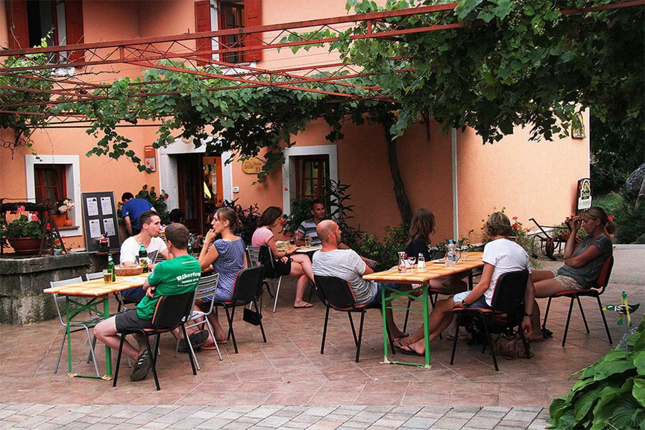 Villa Tourist Farm Dujceva Domacija Vremski Britof Exterior foto