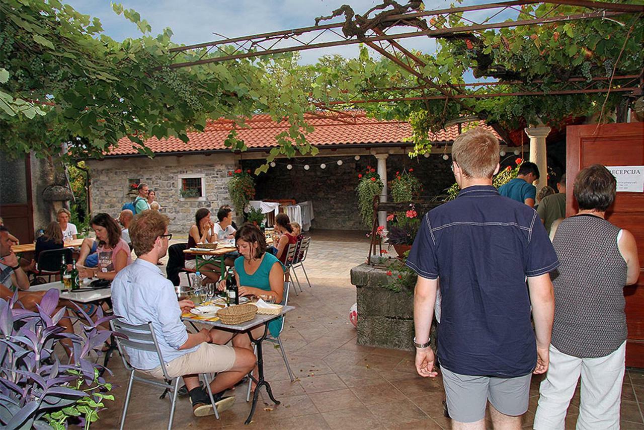Villa Tourist Farm Dujceva Domacija Vremski Britof Exterior foto